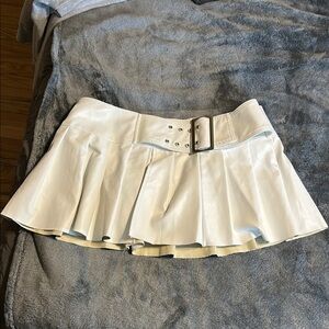 SHEIN Cream Skater Mini Skirt with Pleats and Belt size L nwot